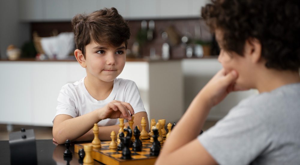 Con el ajedrez los niños pueden mejorar sus habilidades para el futuro mientras se divierten